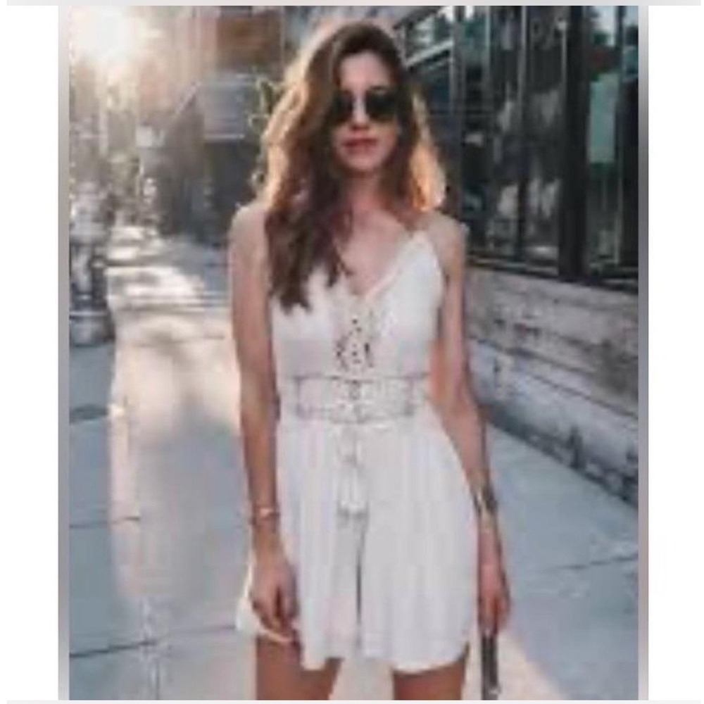 American Eagle Cream Crochet Lace Gauze Romper womens Medium Boho Festival